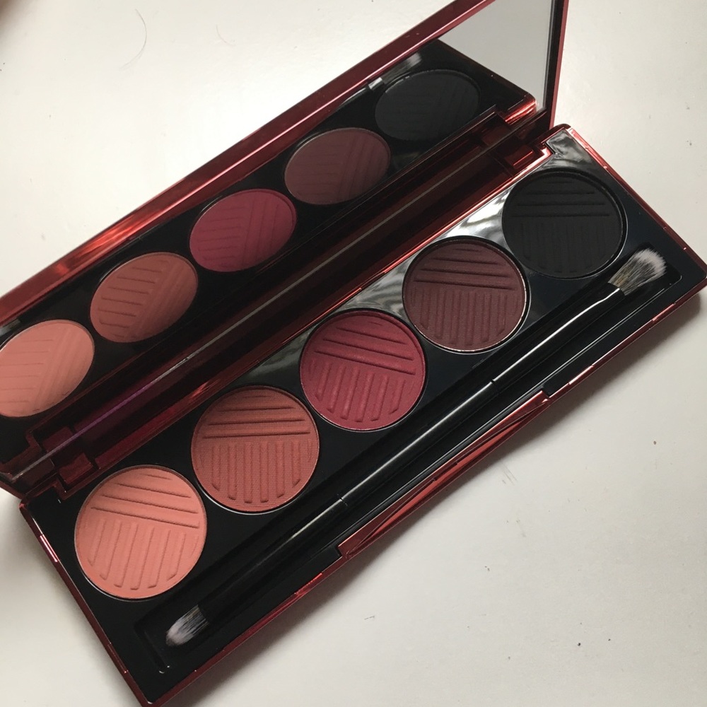 Dose of colors: Blushing Berries